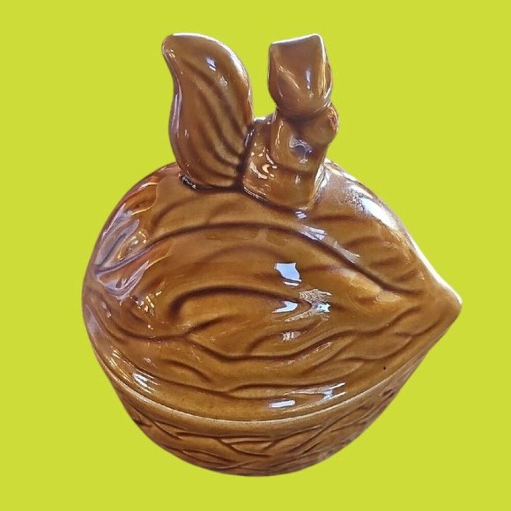 Vintage lidded 2 piece Ceramic Squirrel Acorn walnut Dish Container - Picture 3 of 10